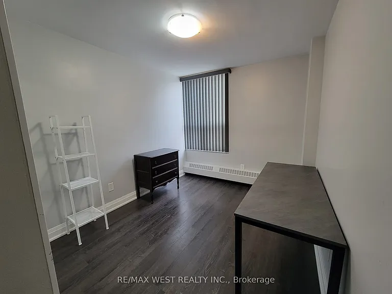 60 Pavane Linkway #812 — Photo 24