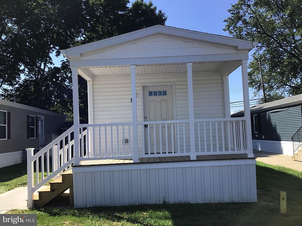 2nd image of 16 Kennedy Dr