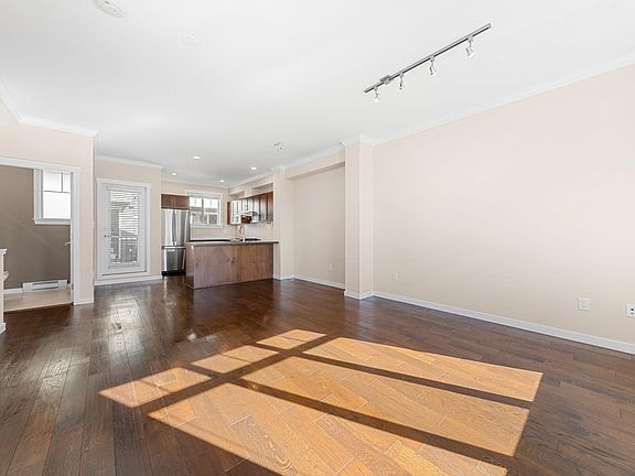 5th image of 9580 Alberta Rd #4