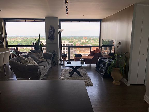 3rd image of 4343 N Clarendon Ave APT 2617