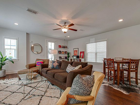 5th image of 717 Cottage Park Dr