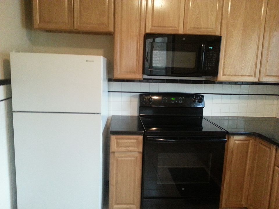 2nd image of 1325 Ellsworth St APT 1R