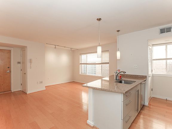 Living room / Kitchen