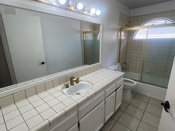 5th image of 2208 Newcastle Gap Dr