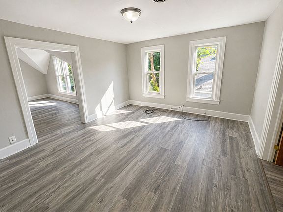 4th image of 811 Park St SW #813