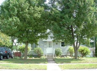 26456 Waldorf St, Roseville, MI
