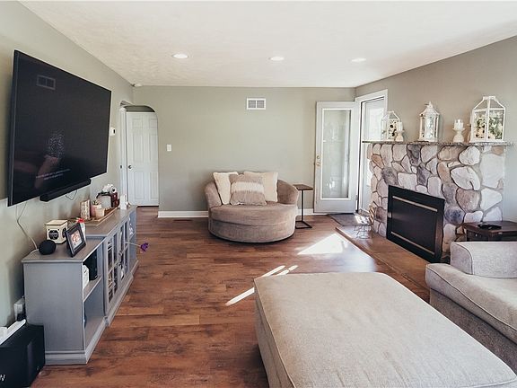 3rd image of 565 Northwest Ave