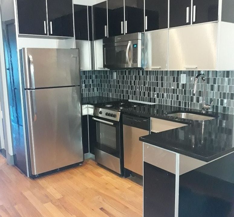 1st image of 220 Stanhope St #2