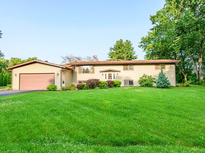 6N684 Crestwood Dr, St Charles, IL, 60175