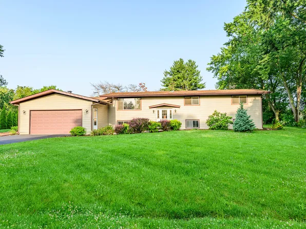 6N684 Crestwood Dr, St Charles, IL 60175