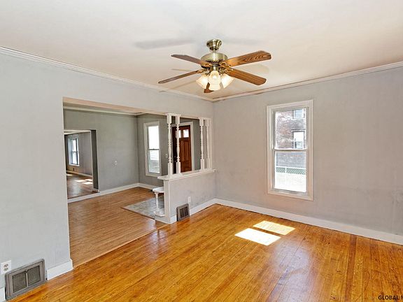 4th image of 16 FENWICK Street