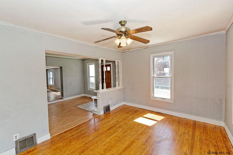 4th image of 16 FENWICK Street