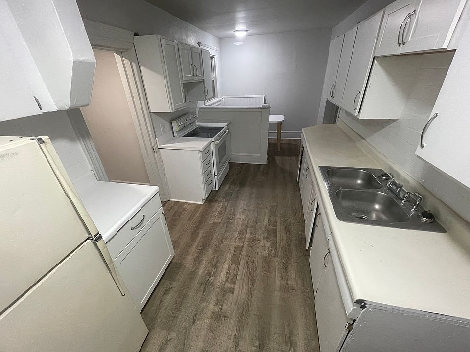 1st image of 713 1st St #1