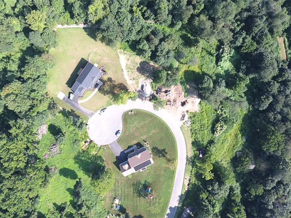 1st image of 6 Wilcox Ln