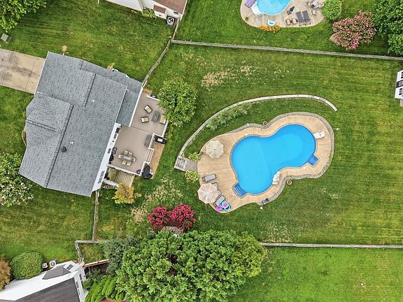 3rd image of 1501 Summer Sweet Ln