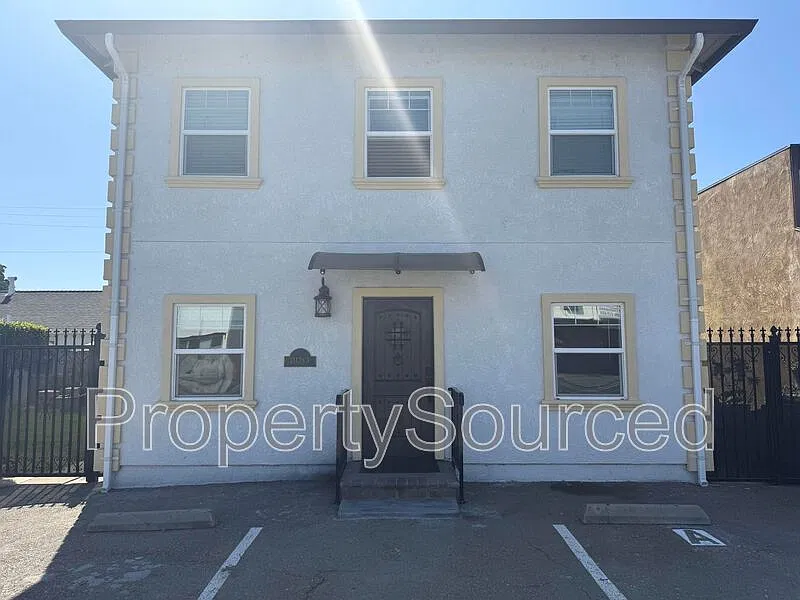 1 bed, 1.0 bath, 400 sqft, $1,295 — Photo 1
