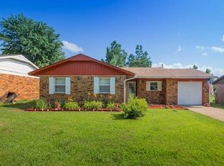 1012 Sunset Cir, Yale, OK 74085