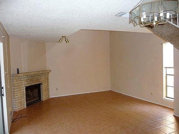 2nd image of 2309 Capitan Dr #Townhoused