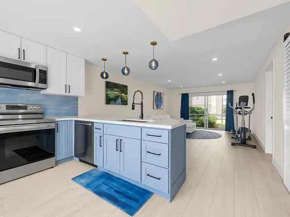 3551 Inverrary Drive #203, Lauderhill, FL 33319