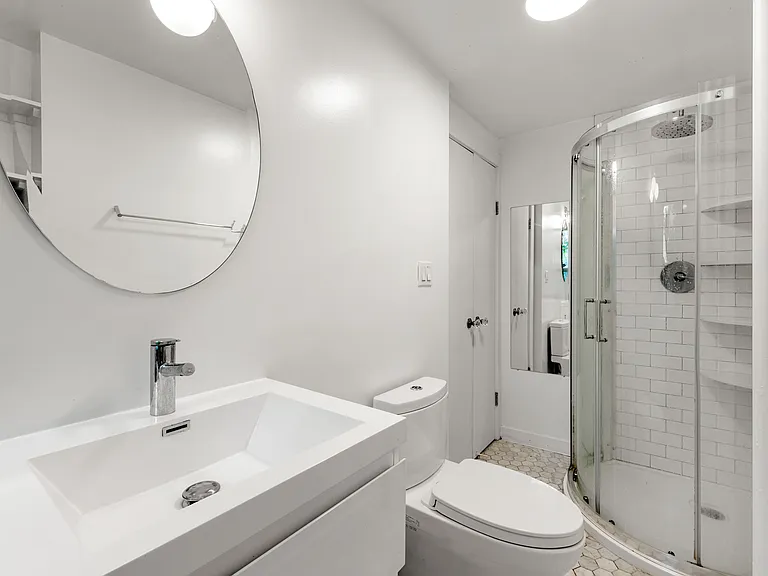 116 Perry St #J54 — Photo 4