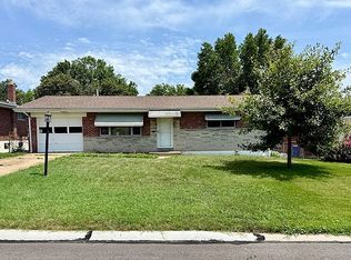 317 Earlsfield Ln, Saint Louis, MO 63125