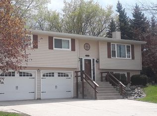 338 W Lake Dr, Random Lake, WI 53075