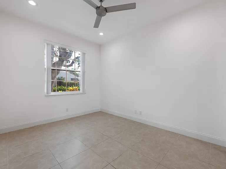 23390 Torre Cir — Photo 22