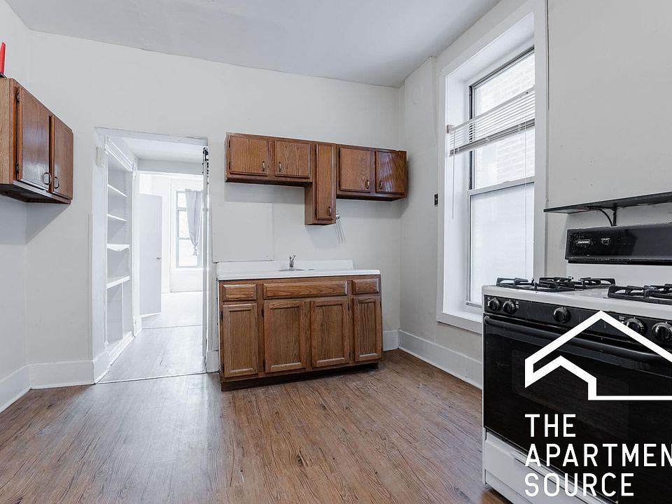 1st image of 1229 N Maplewood Ave #1F