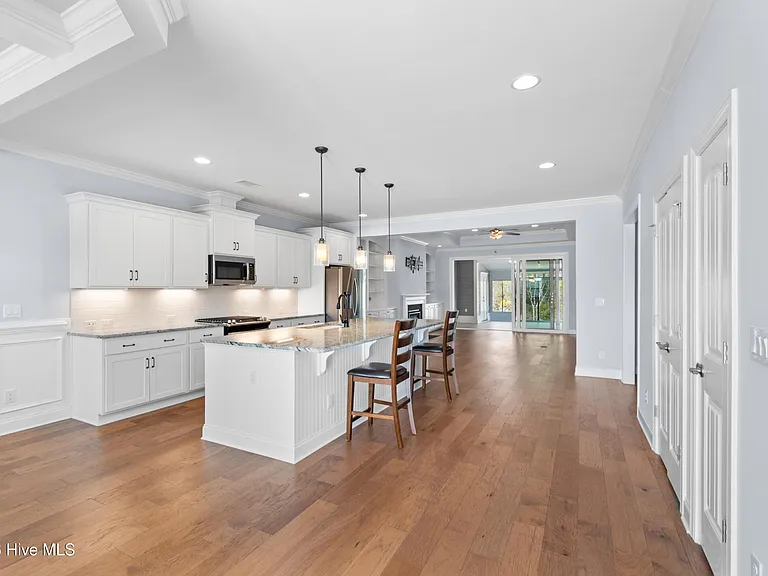 3688 Gardenia Ln — Photo 4