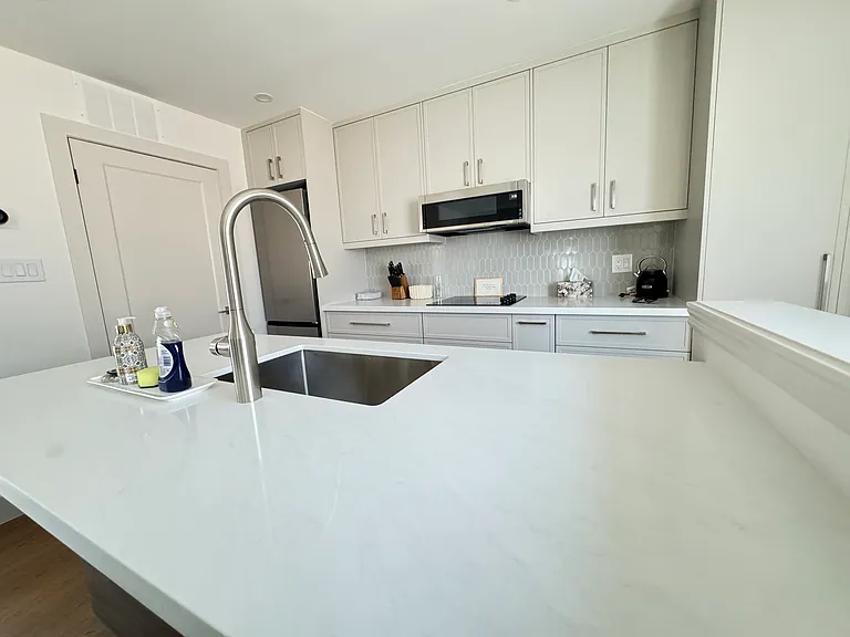 26 Cardrew St #COACH — Photo 9