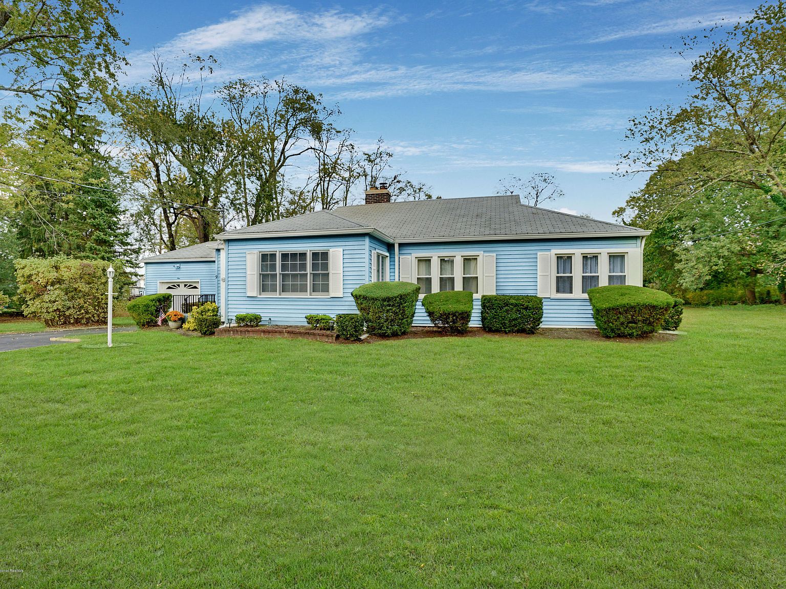 9 Wolfhill Ave Oceanport Nj 07757 Mls 21944305 Zillow