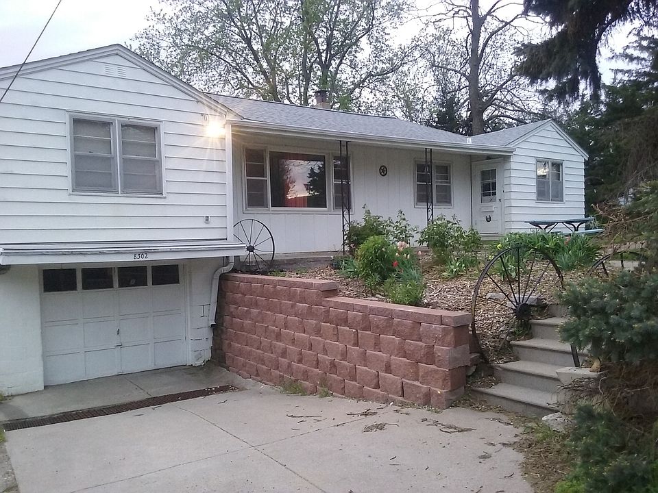 1st image of 8302 S 32nd St
