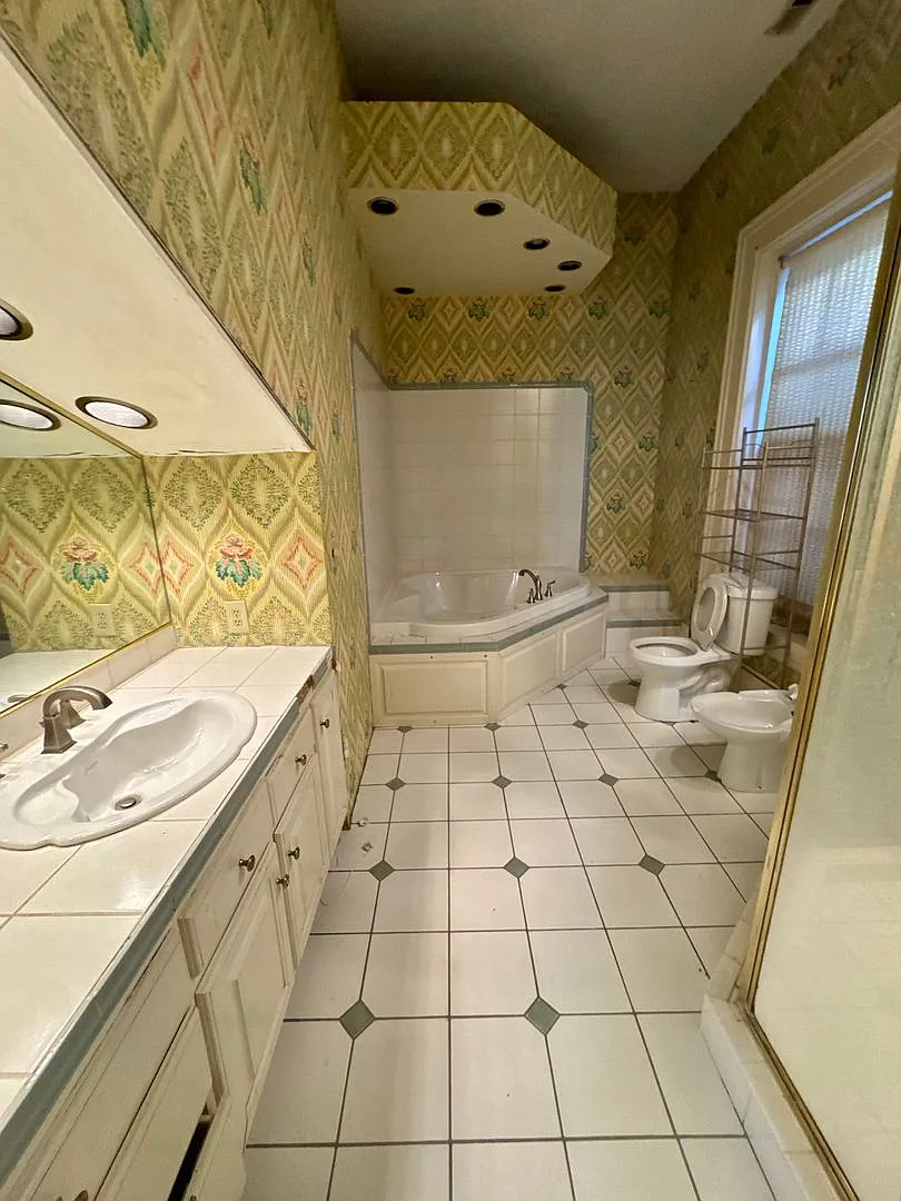 1202 Columbia Street — Photo 1