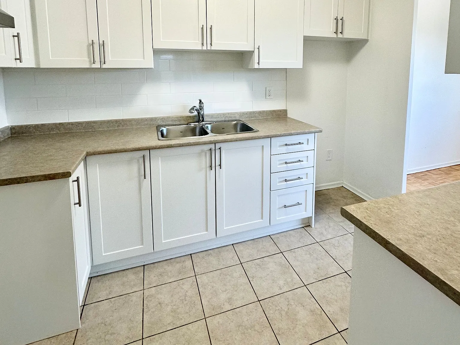 2 bed, $2,350 — Photo 2