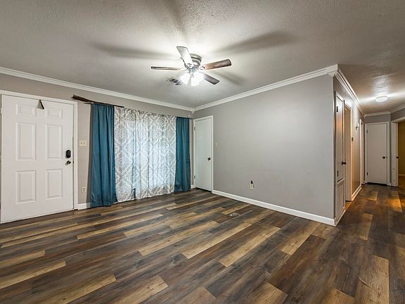 5th image of 19 Sycamore St