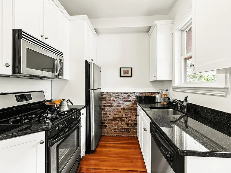 46 Elmwood St #2 — Photo 1