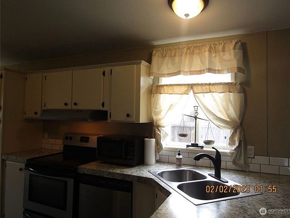 3rd image of 522 6th Ave NW