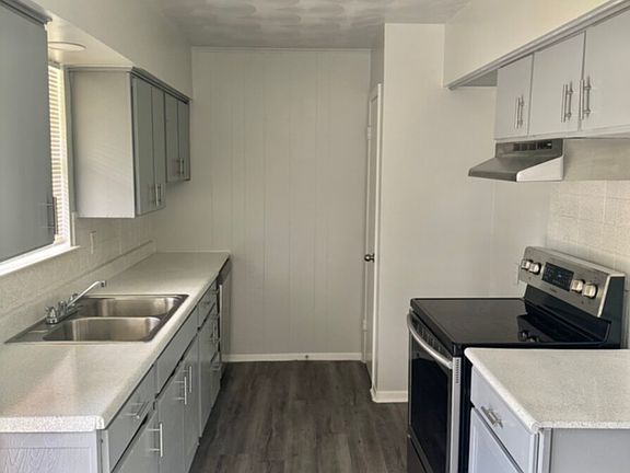 3rd image of 3630 Palm Dr