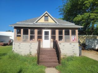 231 7th St, Walnut Grove, MN 56180