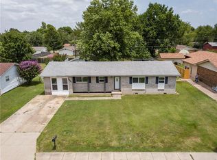 8001 Hermitage Dr, Fort Smith, AR 72908