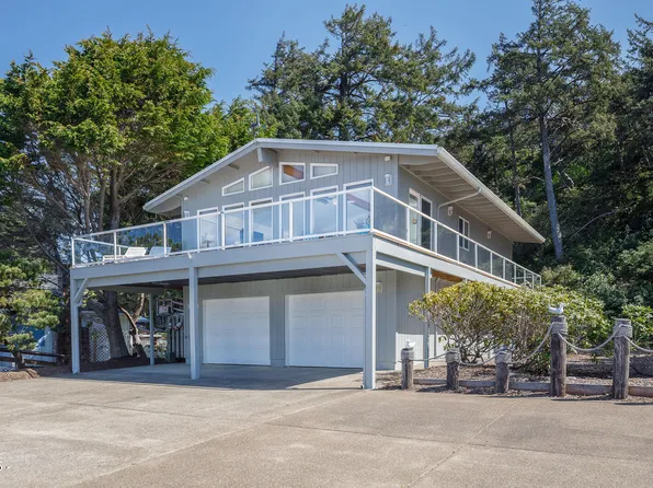 2413 NW Parker Ave, Waldport, OR 97394