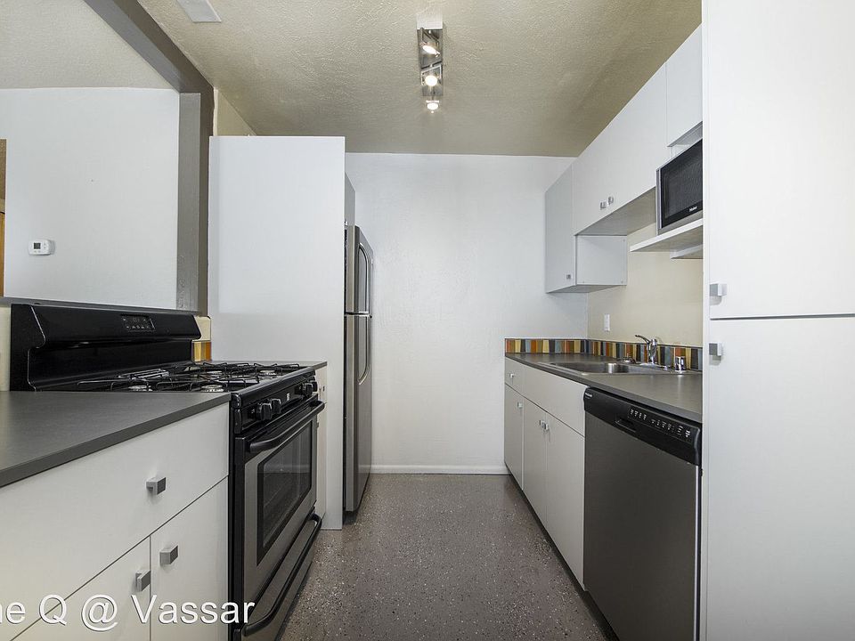 1st image of 1920 Vassar Dr NE APT 12