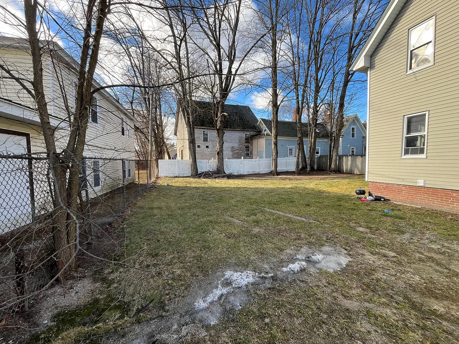 906 Portland Street — Photo 1