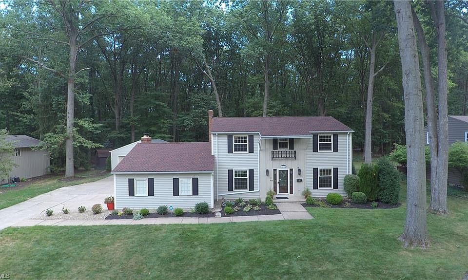1st image of 32602 Carriage Ln