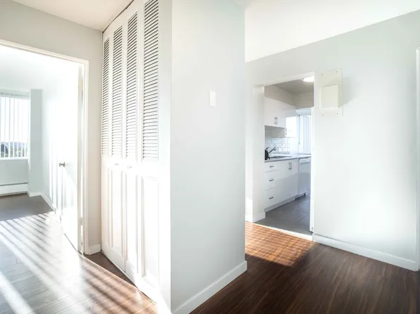 Blue Crest Apartments