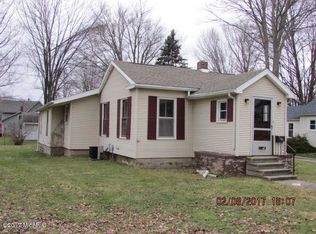 92 E Jefferson St, Quincy, MI 49082
