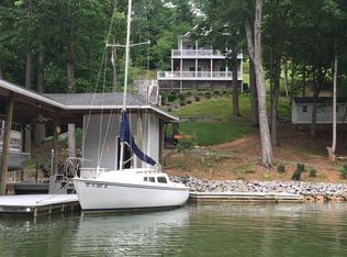 606 Forest Lawn Dr, Moneta, VA 24121