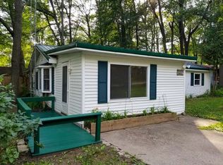 1021 Pocohontas St, Harrison, MI