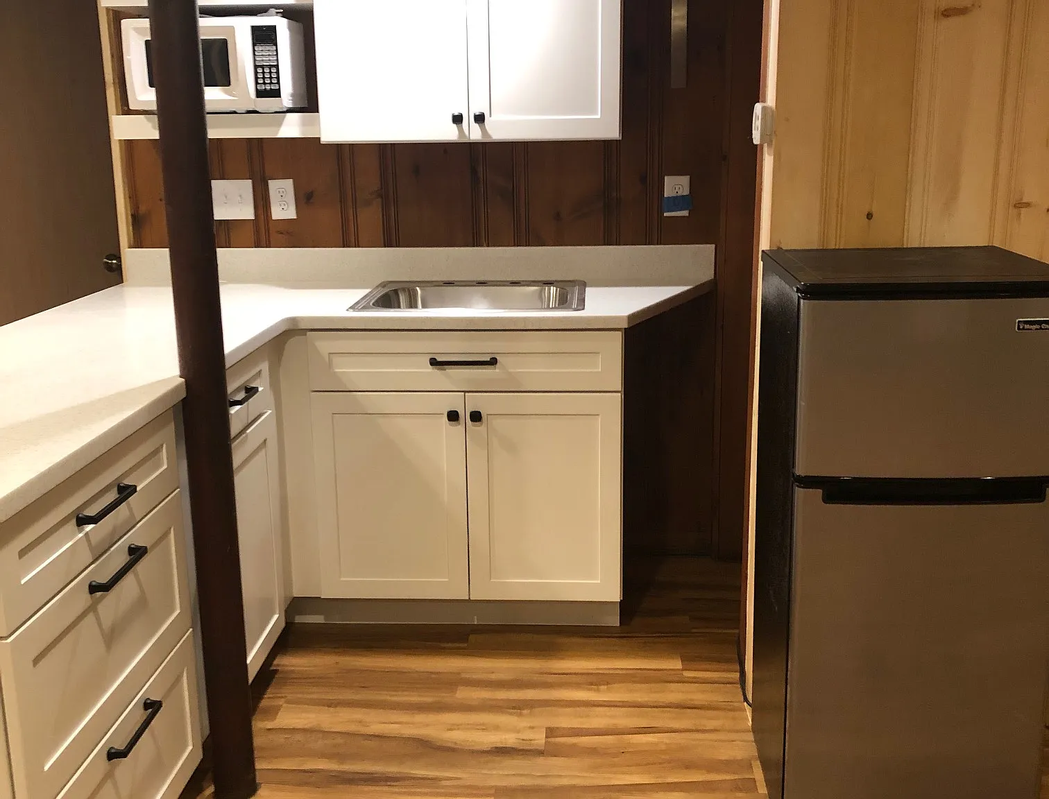 586 Walnut Hill Rd — Photo 3