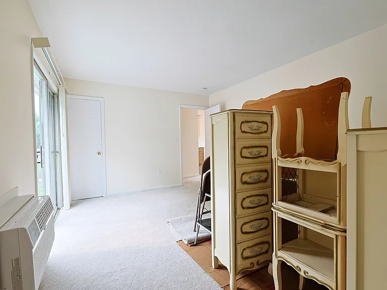 2740 South Rd #G14 — Photo 2